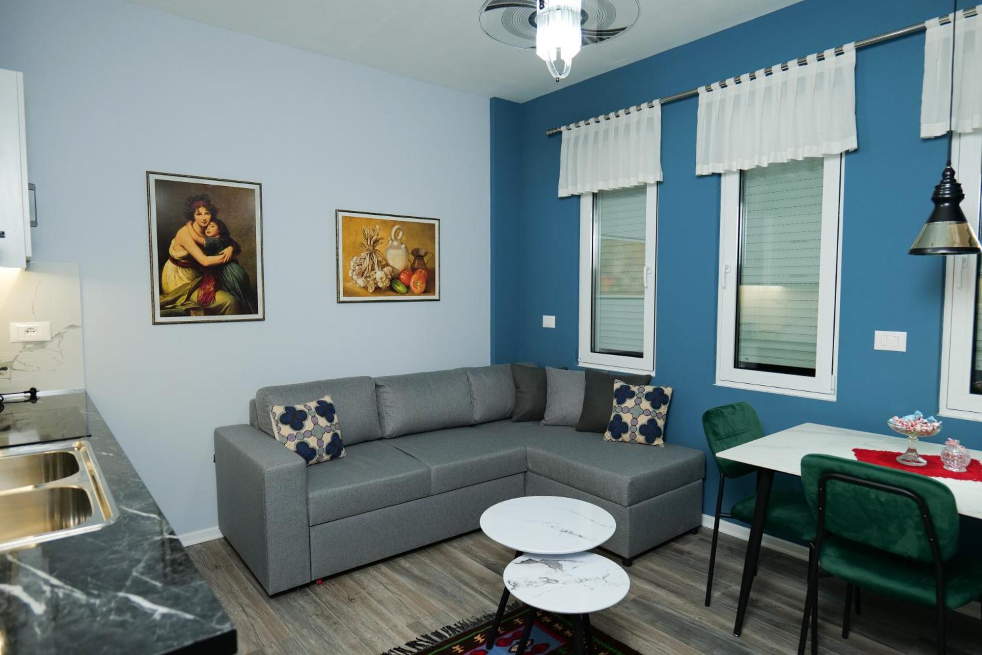 Travelers' Korca Home Exterior foto